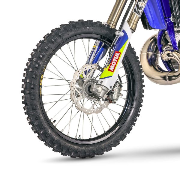 04 300 SE RACING HD Brembo